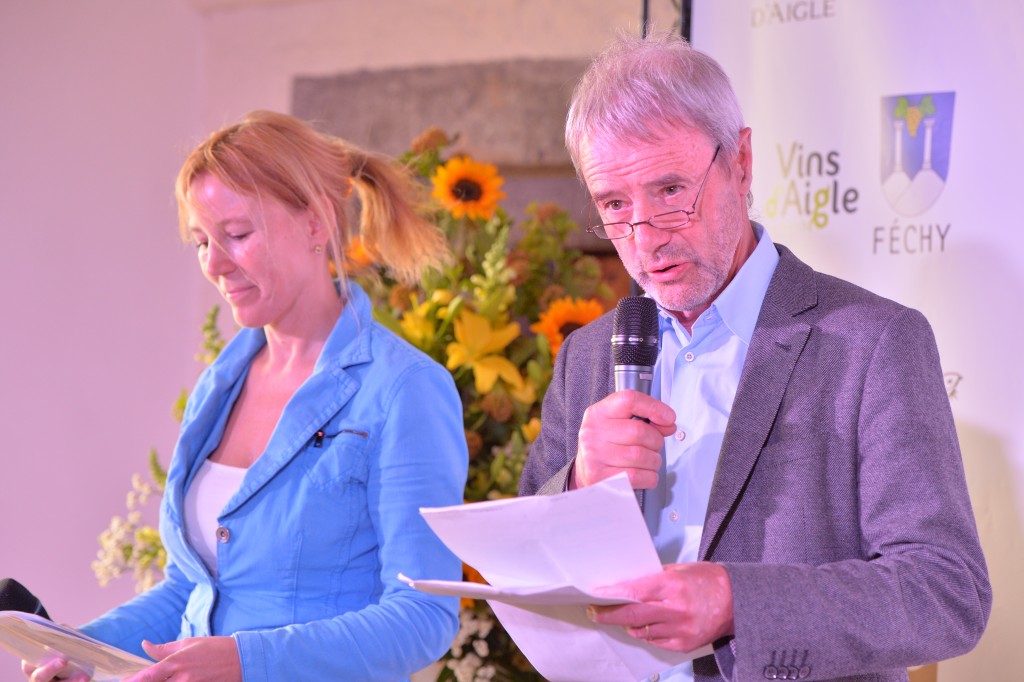 Les deux présentateurs en pleine action Aigle le 26 juin 2015 Château d'Aigle dans le cadre du Mondial du Chasselas  pamarès 2015 remise des prix et trophées   ©2015,studio edouard curchod, tous droits réservés