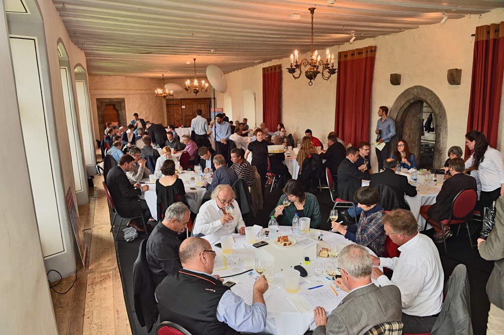 Aigle le 3 juin 2016 Château d'Aigle dans le cadre du Mondial du Chasselas  dégustation du jury  ©2016,studio edouard curchod, tous droits réservés