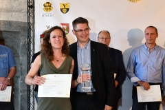 Aigle le 24 juin 2016 ChÃ¢teau d'Aigle  Mondial du Chasselas  CÃ©rÃ©monie de la remise des prix  1er Prix â CatÃ©gorie principaleMorges Vieilles VignesLa CÃ´te AOC Morges 2015 Uvavins - Cave de la CÃ´te Offert par lâOffice des Vins VaudoisÂ©2016,studio edouard curchod, tous droits rÃ©servÃ©s