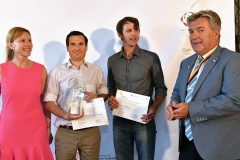 Aigle le 24 juin 2016 ChÃ¢teau d'Aigle  Mondial du Chasselas  CÃ©rÃ©monie de la remise des prix; 1er Prix â CatÃ©gorie swingGrÃ¼ner MarkgrÃ¤fler Baden Ballrechten-Dottinger Castellberg 2015 Weingut W. LÃ¶ffler Offert par Erste MarkgrÃ¤ er Weinbruderschaft  Â©2016,studio edouard curchod, tous droits rÃ©servÃ©s