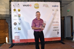 Aigle le 24 juin 2016 ChÃ¢teau d'Aigle  Mondial du Chasselas  CÃ©rÃ©monie de la remise des prix; Meilleur classement toutes catÃ©goriesCure dâAttalens Lavaux AOC Chardonne Grand Cru 1983 Obrist SA Offert par Dubois Fils Ãpesses  Â©2016,studio edouard curchod, tous droits rÃ©servÃ©s