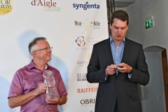 Aigle le 24 juin 2016 ChÃ¢teau d'Aigle  Mondial du Chasselas  CÃ©rÃ©monie de la remise des prix;TrophÃ©e Excellence et RÃ©gularitÃ©2012-2016 Cure dâAttalens Lavaux AOC Chardonne Grand Cru Obrist SA Offert par Domaine de la Ville de Morges  Â©2016,studio edouard curchod, tous droits rÃ©servÃ©s